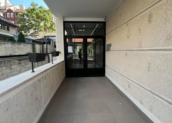 Lux A&m Netflix * Belgrado